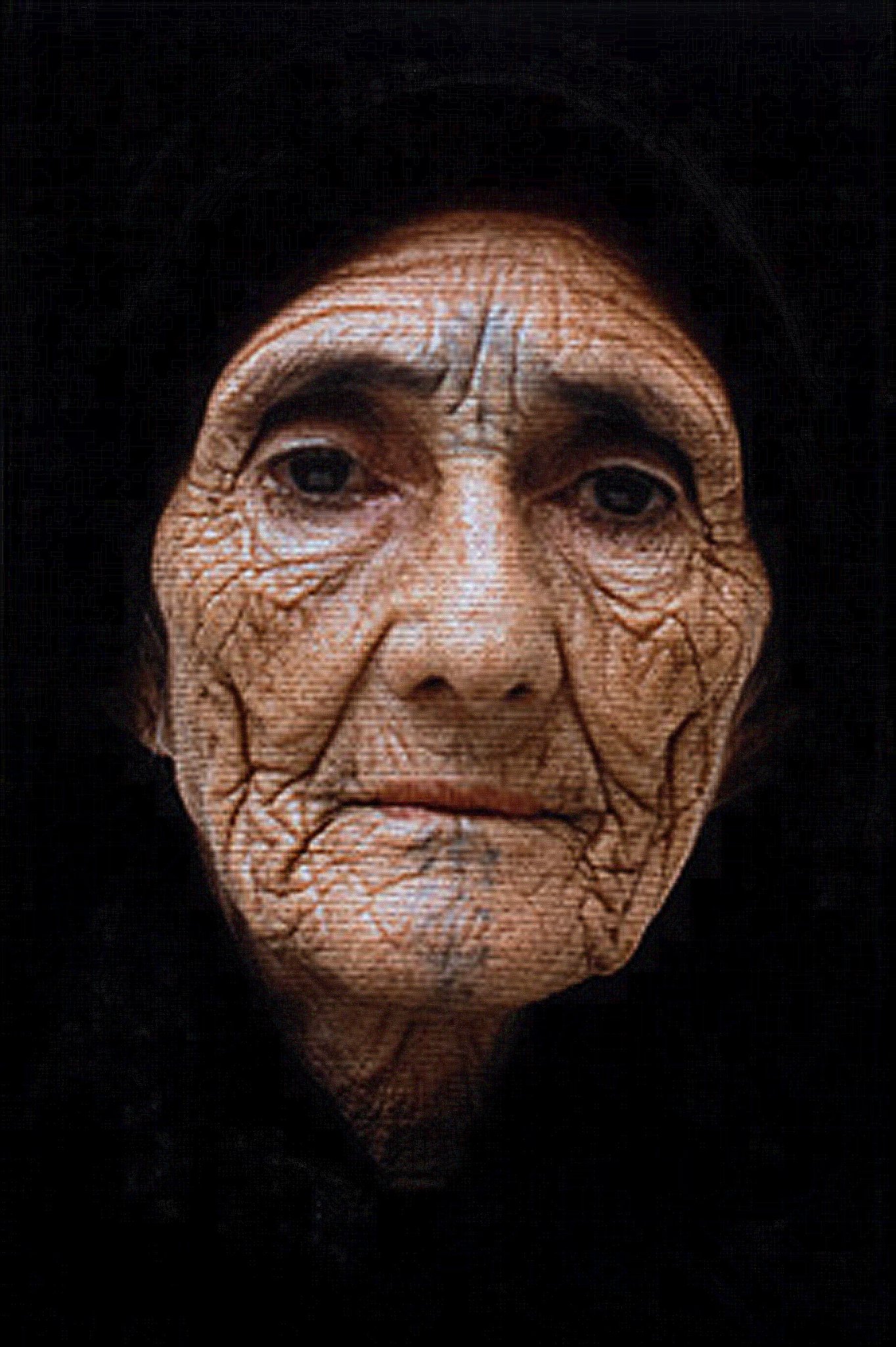 Мусульманская бабушка. Старуха иранские художники. Бабушка мусульманка. Иранские женщина бабушка.