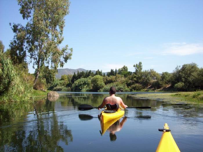 Kayak nel fiume Coghinas in Sardegna