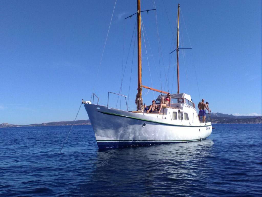 Gita in barca nell'Arcipelago di La Maddalena in Sardegna