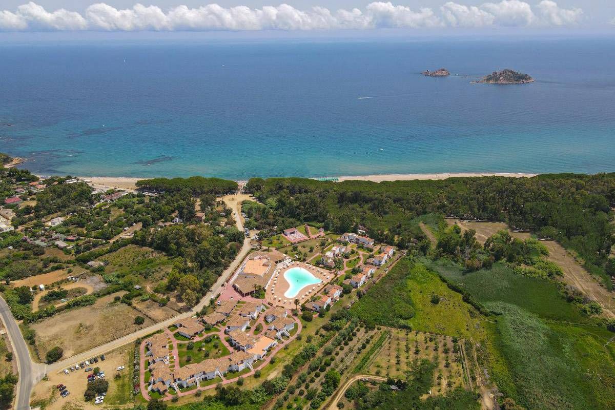 Torre Navarrese Beach Resort